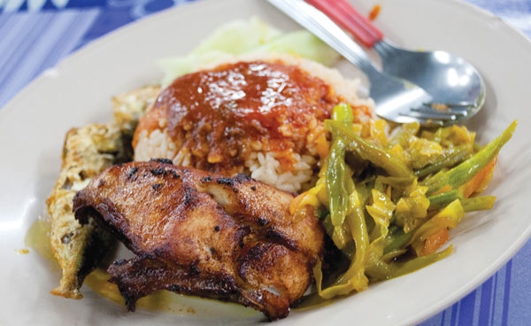 Have your nasi lemak 2am break at Lintang Batu Lanchang.